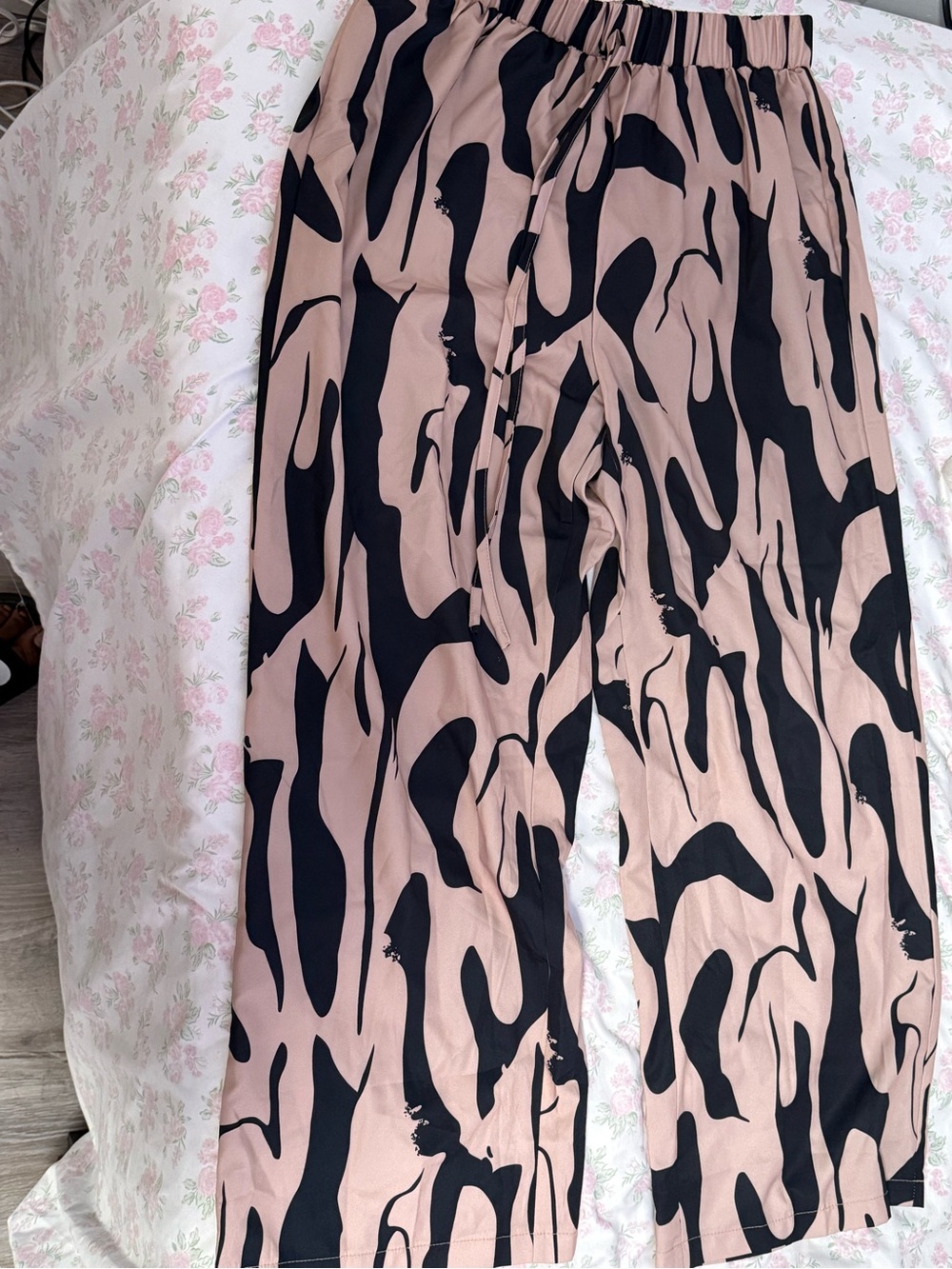 Fashion Nova Taupe & Black Abstract Wide Leg Pants - Picture 3 of 7